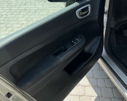 Серый Пежо 307, объемом двигателя 1.6 л и пробегом 208 тыс. км за 3900 $, фото 13 на Automoto.ua