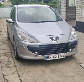 Серый Пежо 307, объемом двигателя 2 л и пробегом 216 тыс. км за 4200 $, фото 1 на Automoto.ua