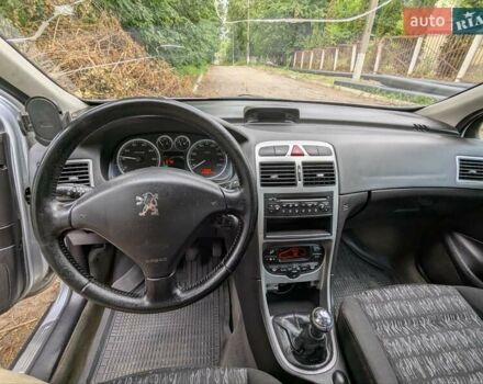 Серый Пежо 307, объемом двигателя 1.6 л и пробегом 299 тыс. км за 2900 $, фото 8 на Automoto.ua