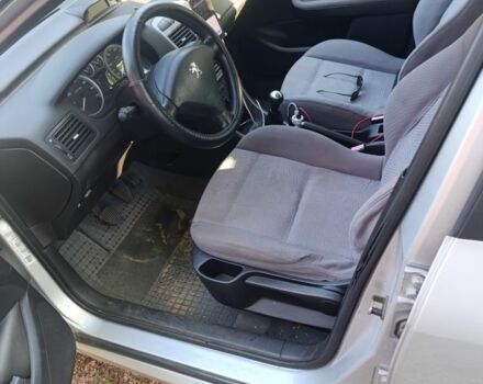 Серый Пежо 307, объемом двигателя 1.6 л и пробегом 190 тыс. км за 2200 $, фото 3 на Automoto.ua