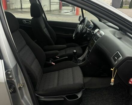 Серый Пежо 307, объемом двигателя 2 л и пробегом 179 тыс. км за 4200 $, фото 4 на Automoto.ua