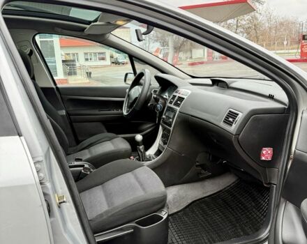 Серый Пежо 307, объемом двигателя 2 л и пробегом 400 тыс. км за 3500 $, фото 9 на Automoto.ua