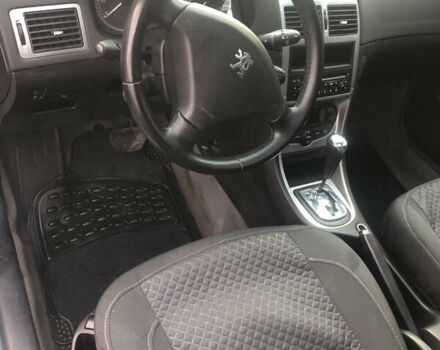 Серый Пежо 307, объемом двигателя 2 л и пробегом 285 тыс. км за 3450 $, фото 4 на Automoto.ua
