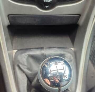 Сірий Пежо 307, об'ємом двигуна 2.01 л та пробігом 324 тис. км за 3000 $, фото 8 на Automoto.ua