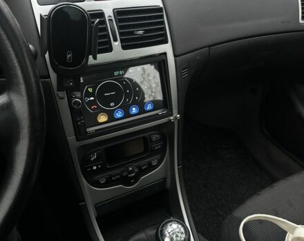 Серый Пежо 307, объемом двигателя 2 л и пробегом 179 тыс. км за 4200 $, фото 7 на Automoto.ua