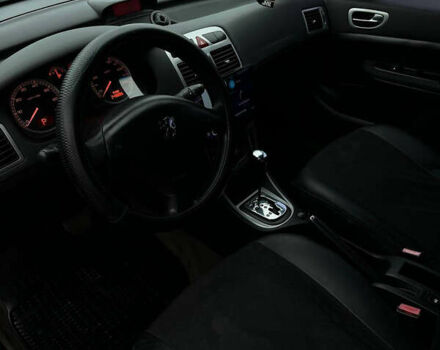 Серый Пежо 307, объемом двигателя 2 л и пробегом 249 тыс. км за 4450 $, фото 9 на Automoto.ua