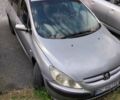 Серый Пежо 307, объемом двигателя 2 л и пробегом 375 тыс. км за 2900 $, фото 1 на Automoto.ua