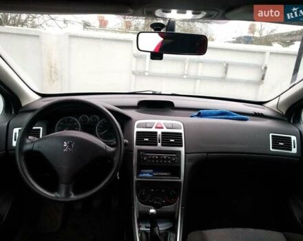 Сірий Пежо 307, об'ємом двигуна 1.6 л та пробігом 280 тис. км за 4100 $, фото 2 на Automoto.ua