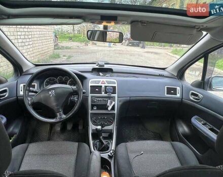 Сірий Пежо 307, об'ємом двигуна 2 л та пробігом 358 тис. км за 3300 $, фото 3 на Automoto.ua