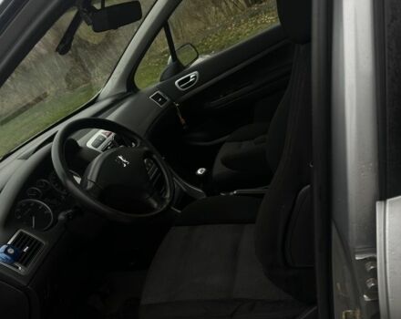 Серый Пежо 307, объемом двигателя 2 л и пробегом 179 тыс. км за 4200 $, фото 6 на Automoto.ua