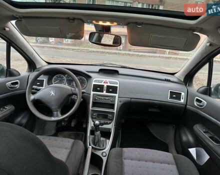 Серый Пежо 307, объемом двигателя 2 л и пробегом 315 тыс. км за 3300 $, фото 6 на Automoto.ua