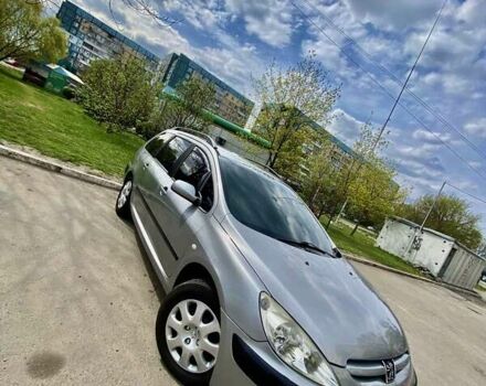Сірий Пежо 307, об'ємом двигуна 1.36 л та пробігом 235 тис. км за 3800 $, фото 1 на Automoto.ua