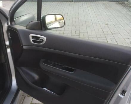 Сірий Пежо 307, об'ємом двигуна 1.59 л та пробігом 290 тис. км за 4200 $, фото 10 на Automoto.ua