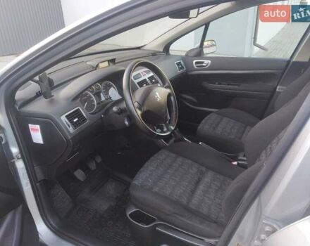 Сірий Пежо 307, об'ємом двигуна 1.59 л та пробігом 290 тис. км за 4200 $, фото 14 на Automoto.ua