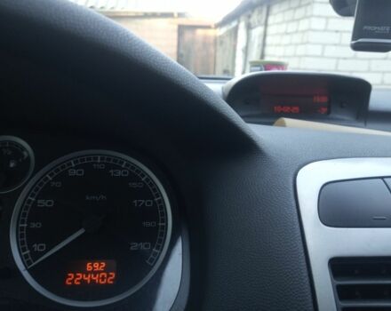 Серый Пежо 307, объемом двигателя 1.6 л и пробегом 225 тыс. км за 4200 $, фото 1 на Automoto.ua