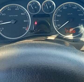 Серый Пежо 307, объемом двигателя 1.4 л и пробегом 171 тыс. км за 3400 $, фото 1 на Automoto.ua