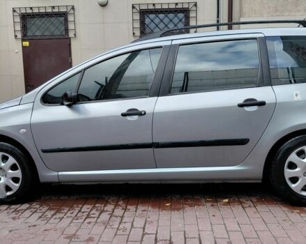 Серый Пежо 307, объемом двигателя 1.4 л и пробегом 400 тыс. км за 3500 $, фото 4 на Automoto.ua