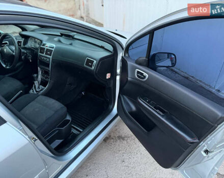 Серый Пежо 307, объемом двигателя 2 л и пробегом 208 тыс. км за 3250 $, фото 32 на Automoto.ua