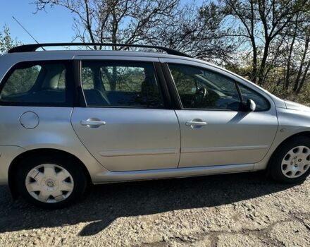 Серый Пежо 307, объемом двигателя 1.4 л и пробегом 240 тыс. км за 3500 $, фото 5 на Automoto.ua