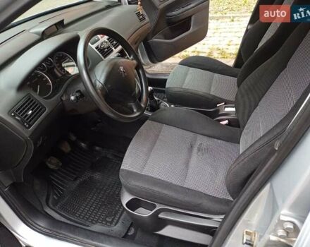 Серый Пежо 307, объемом двигателя 1.4 л и пробегом 171 тыс. км за 3400 $, фото 16 на Automoto.ua