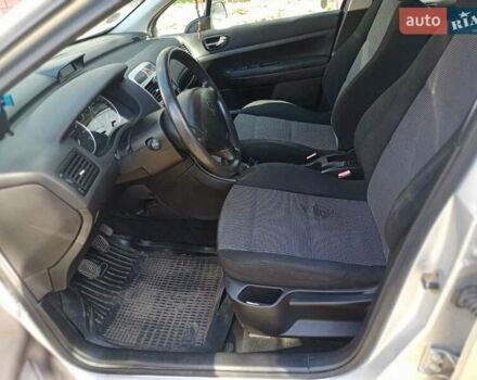 Серый Пежо 307, объемом двигателя 1.4 л и пробегом 171 тыс. км за 3400 $, фото 23 на Automoto.ua