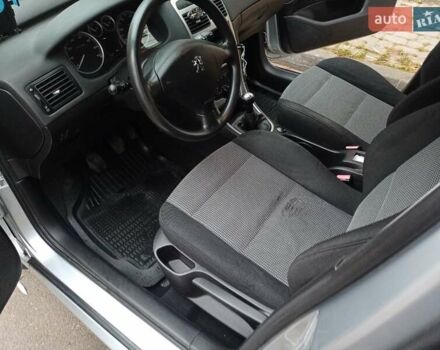 Серый Пежо 307, объемом двигателя 1.4 л и пробегом 171 тыс. км за 3400 $, фото 15 на Automoto.ua