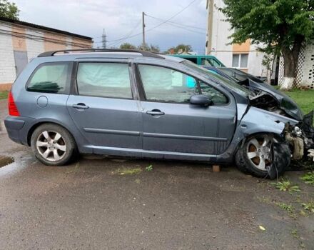 Серый Пежо 307, объемом двигателя 1.6 л и пробегом 250 тыс. км за 1100 $, фото 6 на Automoto.ua