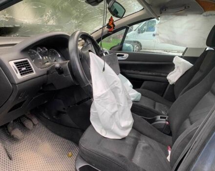 Серый Пежо 307, объемом двигателя 1.6 л и пробегом 250 тыс. км за 1100 $, фото 14 на Automoto.ua