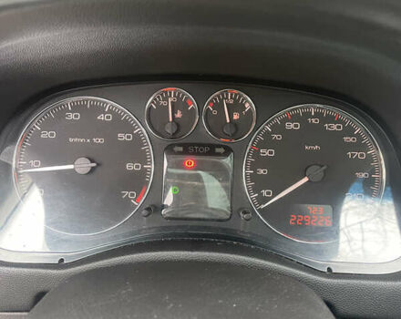 Серый Пежо 307, объемом двигателя 1.6 л и пробегом 230 тыс. км за 4000 $, фото 9 на Automoto.ua