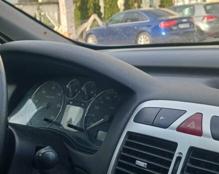 Сірий Пежо 307, об'ємом двигуна 1.6 л та пробігом 331 тис. км за 3400 $, фото 7 на Automoto.ua