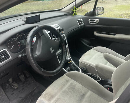 Серый Пежо 307, объемом двигателя 1.6 л и пробегом 230 тыс. км за 4000 $, фото 6 на Automoto.ua