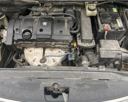 Серый Пежо 307, объемом двигателя 1.6 л и пробегом 230 тыс. км за 4000 $, фото 13 на Automoto.ua