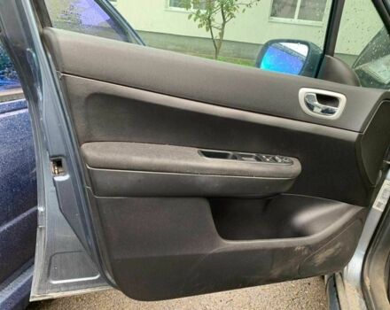 Серый Пежо 307, объемом двигателя 1.6 л и пробегом 250 тыс. км за 1100 $, фото 12 на Automoto.ua