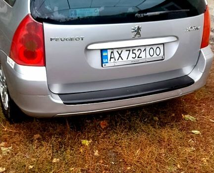 Серый Пежо 307, объемом двигателя 1.6 л и пробегом 205 тыс. км за 2100 $, фото 2 на Automoto.ua