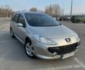 Сірий Пежо 307, об'ємом двигуна 1.6 л та пробігом 295 тис. км за 3900 $, фото 1 на Automoto.ua