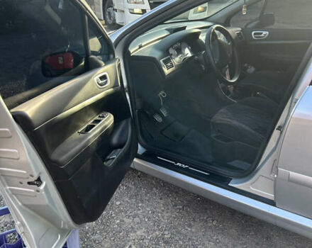 Сірий Пежо 307, об'ємом двигуна 1.6 л та пробігом 358 тис. км за 4620 $, фото 17 на Automoto.ua