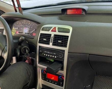 Серый Пежо 307, объемом двигателя 2 л и пробегом 300 тыс. км за 2400 $, фото 4 на Automoto.ua