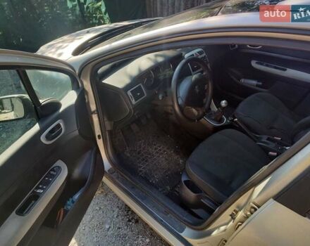 Серый Пежо 307, объемом двигателя 2 л и пробегом 287 тыс. км за 3500 $, фото 5 на Automoto.ua