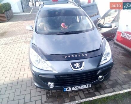 Сірий Пежо 307, об'ємом двигуна 1.59 л та пробігом 262 тис. км за 4000 $, фото 4 на Automoto.ua