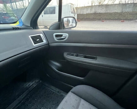 Серый Пежо 307, объемом двигателя 1.6 л и пробегом 242 тыс. км за 4800 $, фото 4 на Automoto.ua