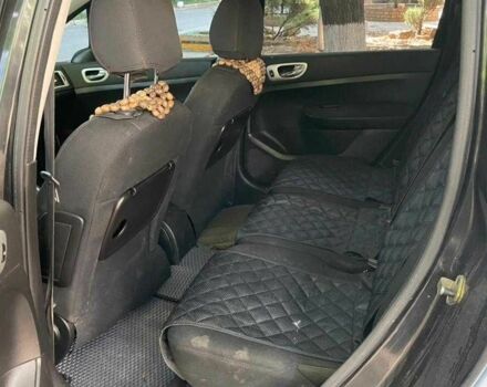 Серый Пежо 307, объемом двигателя 2 л и пробегом 300 тыс. км за 2400 $, фото 6 на Automoto.ua