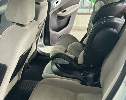 Серый Пежо 307, объемом двигателя 2 л и пробегом 265 тыс. км за 5000 $, фото 8 на Automoto.ua