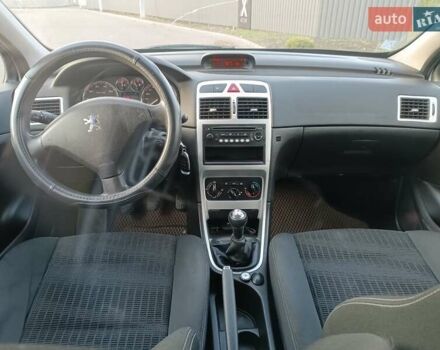 Сірий Пежо 307, об'ємом двигуна 1.59 л та пробігом 284 тис. км за 4300 $, фото 4 на Automoto.ua