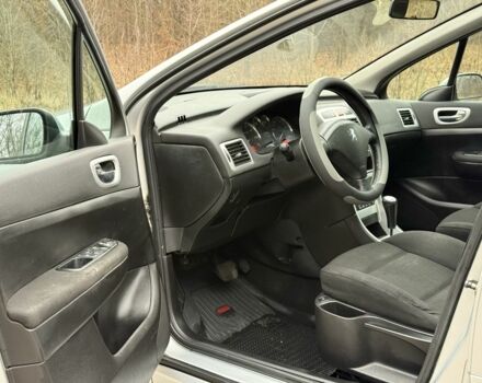 Серый Пежо 307, объемом двигателя 2 л и пробегом 220 тыс. км за 4150 $, фото 12 на Automoto.ua
