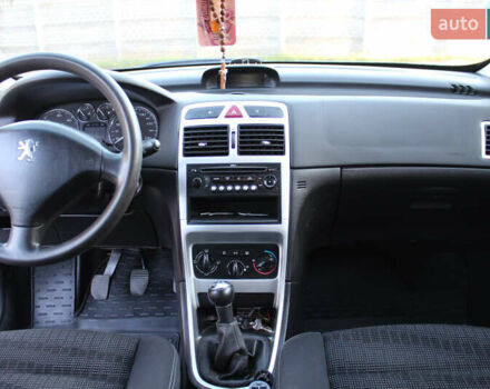 Серый Пежо 307, объемом двигателя 1.6 л и пробегом 351 тыс. км за 3999 $, фото 11 на Automoto.ua