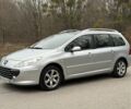 Серый Пежо 307, объемом двигателя 2 л и пробегом 220 тыс. км за 4150 $, фото 3 на Automoto.ua