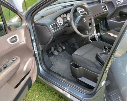 Серый Пежо 307, объемом двигателя 2 л и пробегом 250 тыс. км за 4700 $, фото 3 на Automoto.ua