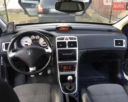 Сірий Пежо 307, об'ємом двигуна 1.6 л та пробігом 270 тис. км за 5000 $, фото 7 на Automoto.ua