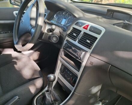 Серый Пежо 307, объемом двигателя 0 л и пробегом 235 тыс. км за 4000 $, фото 2 на Automoto.ua