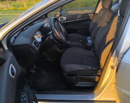 Сірий Пежо 307, об'ємом двигуна 1.6 л та пробігом 330 тис. км за 4700 $, фото 4 на Automoto.ua